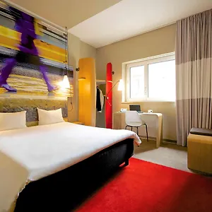 イビス チェントロ 3* ミラノ